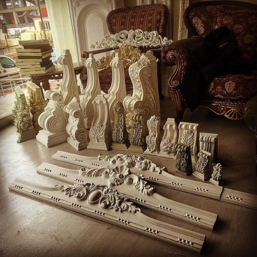 Poliüretan Süsleme ve Destek Taçları: Klasik ve Modern Dekorasyon İçin Tasarım Fikirleri <p>

    <h1>Poliüretan Payanda Taç Modelleri</h1>
    <p>Poliüretan payanda taç modelleri, iç ve dış mekan dekorasyonlarında sıklıkla tercih edilen dekoratif elemanlardır. Hem estetik hem de fonksiyonel özellikleriyle öne çıkan bu ürünler, mekanlara klasik bir görünüm kazandırırken aynı zamanda modern tasarım anlayışıyla da uyum sağlayabilir.</p>
    <h2>Ürün Özellikleri</h2>
    <p>Klasik ve genel dekorasyon modelleri arasında yer alan poliüretan payanda taçlar, dayanıklılık ve uzun ömürlülük açısından ön plana çıkar. Nem ve suya karşı oldukça dirençli olan bu malzeme, zamanla bozulma veya çürüme gibi sorunlara karşı da koruma sağlar.</p>
    <h2>Tasarım ve Dekorasyon Fikirleri</h2>
    <p>Poliüretan payanda taç modelleri, çeşitli desen ve boyutlarda üretilebilir. Bu çeşitlilik, iç mekan dekorasyonunda benzersiz ve kişiselleştirilmiş tasarımlar oluşturma imkanı sunar. Salonlarda, yatak odalarında veya ofis alanlarında kullanılabilecek bu taçlar, mekanlara zarif bir dokunuş ekler.</p>
    <p>Modern ve klasik dekorasyon stillerini bir araya getiren poliüretan payanda taçlar, duvar ve tavan arasındaki geçişleri daha estetik hale getirir. Ayrıca, aydınlatma elemanlarıyla kombin edildiğinde, ışığı farklı açılardan yansıtarak görsel bir zenginlik yaratır.</p>
    <h2>Sonuç</h2>
    <p>Klasik ve genel dekorasyon modellerine yenilikçi bir soluk getiren poliüretan payanda taç modelleri, hem estetik hem de fonksiyonel açıdan mekanlara değer katar. Farklı tasarım ve örnekleriyle, her türlü dekorasyon fikrine uyum sağlayabilen bu ürünler, dekorasyon projelerinde sıklıkla tercih edilen seçenekler arasında yer alır.</p>

</p><br><hr></hr>