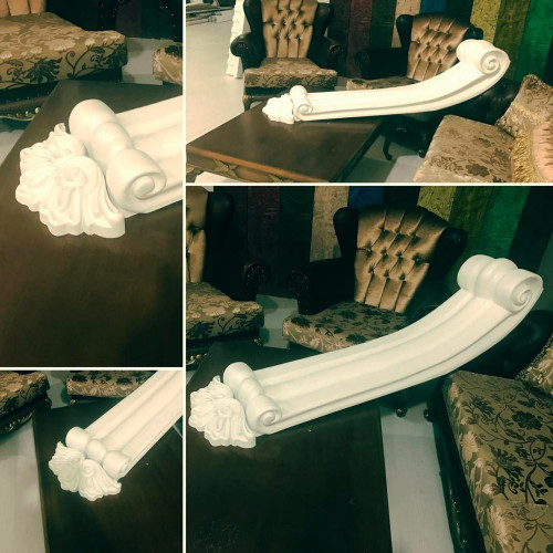 Poliüretan Payandalar: Dekorasyonun Estetik ve Yapısal Destek Unsurları <p>
<h1>Poliüretan Payanda Dekorasyonunun Önemi</h1>
<p>Poliüretan payandalar, günümüzde iç ve dış mekan dekorasyonlarında sıkça tercih edilen estetik ve fonksiyonel elemanlardır. Yapısal destek sağlama, görsel bir vurgu oluşturma ve estetik bir detay eklemek amacıyla kullanılan bu elemanlar, mekanların daha şık ve zarif görünmesine katkıda bulunur.</p>
<h2>Kullanım Alanları ve Avantajları</h2>
<p>Poliüretan payandalar, esneklik ve dayanıklılık özellikleri sayesinde, çeşitli dekoratif uygulamalarda kullanılmaktadır. Klasik ve modern mekanlar için uygun tasarımları ile ön plana çıkan bu payandalar, kolay montaj imkanı ve uzun ömürlü kullanımı ile de dikkat çeker. Ayrıca, hafif olmaları sebebiyle, montajı ve taşıması kolaydır ve yapıya aşırı yük getirmez.</p>
<h2>Dekorasyon Modelleri ve Tasarım Örnekleri</h2>
<p>Poliüretan payandalar, klasik ve genel dekorasyon modellerine uygun çeşitlilik gösterir. Sütun başlıkları, kornişler, duvar panelleri ve tavan rozetleri gibi birçok farklı şekil ve boyutta üretilirler. Bu çeşitlilik, iç mekan tasarımında benzersiz ve özgün dekorasyon fikirleri oluşturmak için geniş bir yelpaze sunar.</p>
<h2>Dekorasyon Fikirleri</h2>
<p>Poliüretan payandaları kullanarak, mekanlarınıza klasik bir zarafet veya modern bir dokunuş katabilirsiniz. Örneğin, bir oturma odasında şömine etrafına estetik bir çerçeve olarak veya yemek odasında tavan dekorasyonu için korniş olarak kullanılabilirler. Ayrıca, koridor veya antre gibi geçiş alanlarında sütun görünümü yaratmak için de tercih edilebilirler.</p>
<h2>Sonuç</h2>
<p>Poliüretan payandalar, dekorasyon projelerinizde estetik ve işlevsellik arasında mükemmel bir denge sunar. Çeşitli tasarım ve modelleri ile her türlü mekana uyum sağlayabilir, mekanlarınızı daha şık ve göz alıcı hale getirebilirsiniz. Uzun ömürlü kullanımı ve kolay montaj özellikleri ile, dekorasyonunuzda kalıcı bir iz bırakır.</p>
</p><br><hr></hr>