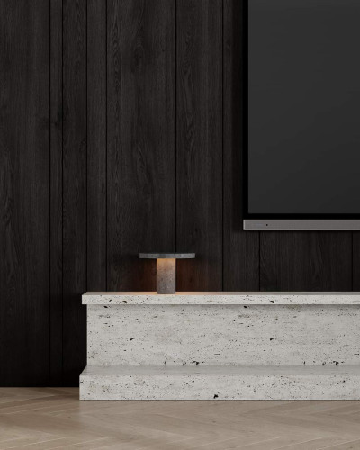 Poliüretan Duvar Kaplama ve Ahşap Panel Tasarımları: İç Mekan Rustik ve Klasik Dekorasyon Fikirleri <p>
<article>
<h1>Poliüretan Rustik Duvar Kaplama ve Ahşap Panel Dekorasyon Fikirleri</h1>
<p>Poliüretan rustik duvar kaplama, iç mekan tasarımlarında sıcak ve doğal bir görünüm elde etmek isteyenler için ideal bir seçenektir. Ahşap panel görünümünü poliüretan malzemesi ile birleştirerek, hem dayanıklı hem de estetik bir çözüm sunar. Bu yazıda, poliüretan rustik duvar kaplama ve ahşap panelin avantajlarına, dekorasyon modellerine ve tasarım fikirlerine yer verilecektir.</p>
<h2>Avantajları</h2>
<ul>
<li><strong>Dayanıklılık:</strong> Poliüretan, neme ve suya karşı oldukça dayanıklıdır. Bu özelliği ile banyo ve mutfak gibi alanlarda da kullanılabilir.</li>
<li><strong>Estetik:</strong> Ahşap görünümlü poliüretan paneller, doğal taş ve ahşap gibi malzemelerin sıcaklığını ve dokusunu sunar.</li>
<li><strong>Kolay Uygulama:</strong> Hafif olmaları ve kolay kesilebilmeleri sayesinde, poliüretan panellerin montajı oldukça kolaydır.</li>
</ul>
<h2>Dekorasyon Modelleri ve Tasarım Fikirleri</h2>
<p>Poliüretan rustik duvar kaplama ve ahşap paneller, modern ve klasik mekanlarda kullanılabilir. İşte bazı dekorasyon fikirleri:</p>
<ul>
<li><strong>Klasik Salonlar:</strong> Salonunuzun duvarında rustik bir dokunuş arıyorsanız, poliüretan rustik paneller ideal bir seçim olabilir. Klasik mobilyalarla mükemmel bir uyum içinde olacaktır.</li>
<li><strong>Modern Mutfaklar:</strong> Ahşap panel görünümlü poliüretan kaplamalar, modern mutfaklarda sıcak bir atmosfer yaratır. Beyaz dolaplarla kontrast bir görünüm elde edebilirsiniz.</li>
<li><strong>Şık Banyolar:</strong> Su ve neme dayanıklı olmaları sebebiyle, poliüretan paneller banyo dekorasyonunda da tercih edilebilir. Doğal taş görünümüyle şık ve zarif bir banyo tasarlayabilirsiniz.</li>
</ul>
<p>Poliüretan rustik duvar kaplama ve ahşap panel kullanarak, mekanlarınıza sıcak ve doğal bir hava katabilir, aynı zamanda modern veya klasik dekorasyon stilleri arasında köprü kurabilirsiniz. Dayanıklılık, estetik ve kolay uygulanabilirlik özellikleriyle, bu dekorasyon fikirleri mekanlarınızı dönüştürebilir.</p>
</article>
</p><br><hr></hr>