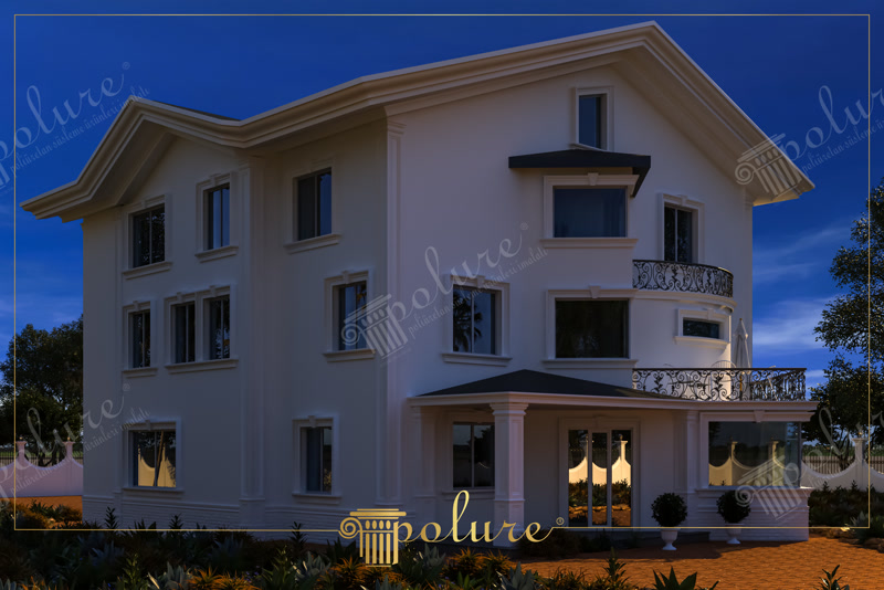Gece ışıklandırmalı üç katlı beyaz villa üzerinde poliüretan dış cephe söve, sütun ve kat silmesi uygulaması.