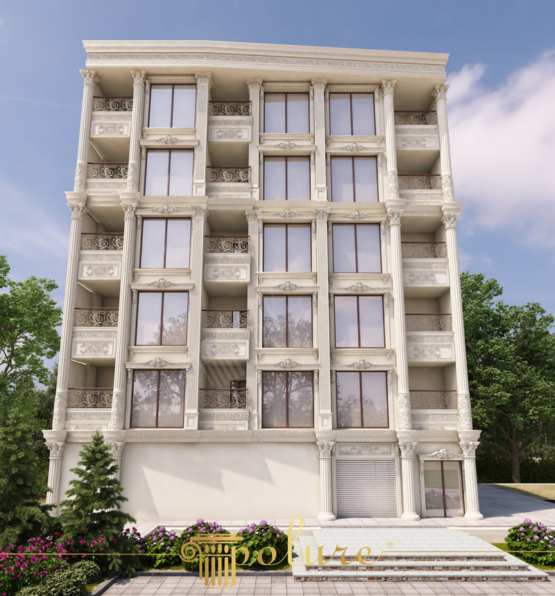 Çok katlı binada uygulanan poliüretan dikey pilaster sütunlar, pencere söveleri ve dekoratif balkon payandaları.