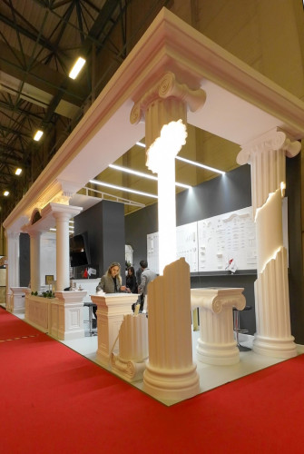 Dekoratif Aydınlatmalı Sütun Modelleri Aydınlatmalı sütunlar iç ve dış mekanlarda estetik bir görünüm ve fonksiyonel aydınlatma sunan modern dekorasyon ürünleridir Klasik mimari ile LED teknolojisini birleştiren bu sütunlar otel düğün salonu mağaza ve villa gibi prestijli alanlarda tercih edilir Poliüretan malzeme ile üretilen aydınlatmalı sütunlarımız hafif dayanıklı ve uygulaması kolaydır