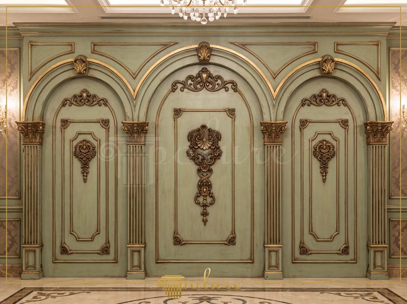 Antik altın ve fıstık yeşili tonlarında poliüretan kemerli duvar paneli, pilaster sütunlar ve süsleme motifleri.