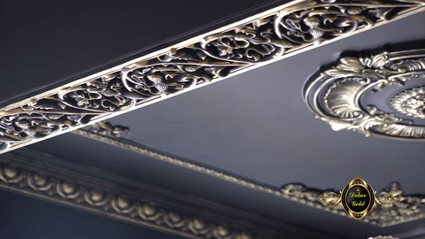 Tamamlanmış tavan bordürü ve altın varaklı köşe detayları