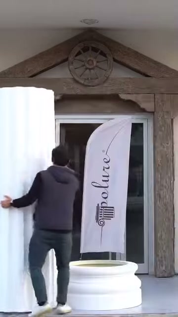 Sütun gövdesi kaidenin yanında dik konuma yaklaştırılıyor
