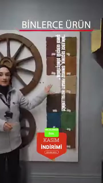 Ahşap görünümlü yuvarlak duvar dekoru yakından gösteriliyor