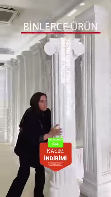 Uzun yivli pilaster ve sütun örnekleri showroom bölümünde inceleniyor