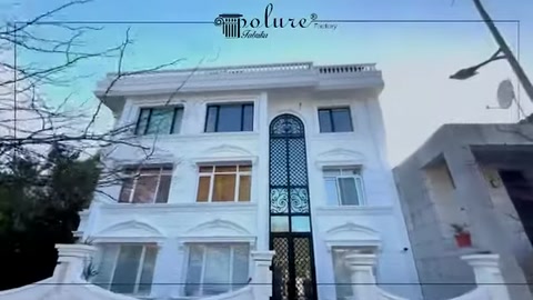 Ön cephenin girişle birlikte söve ve sütun bütünü görünümü
