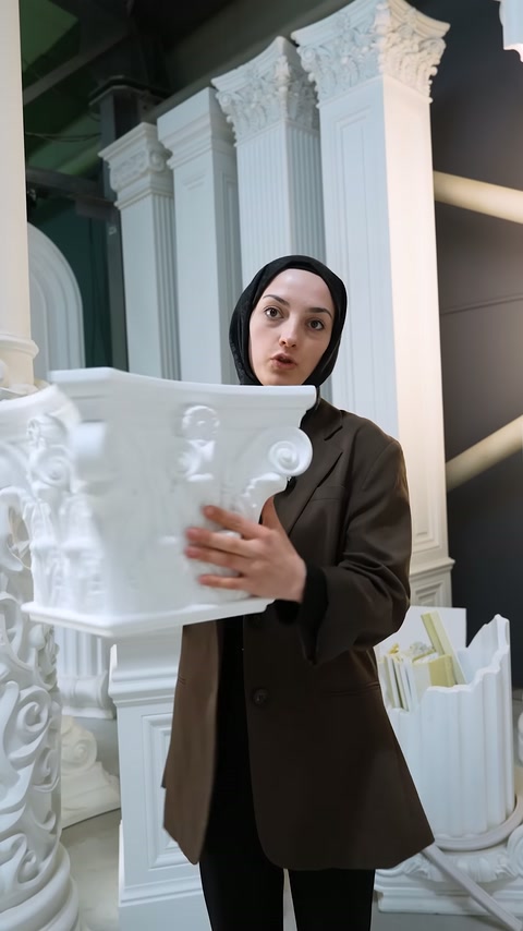 Boş sütun başlığının içi sarı köpük dolgusuyla yakından görülüyor