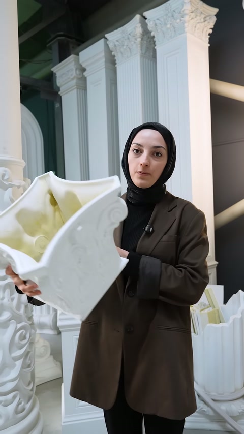 Sunucu sütun başlığının içindeki sarı dolgu malzemesini işaret ediyor