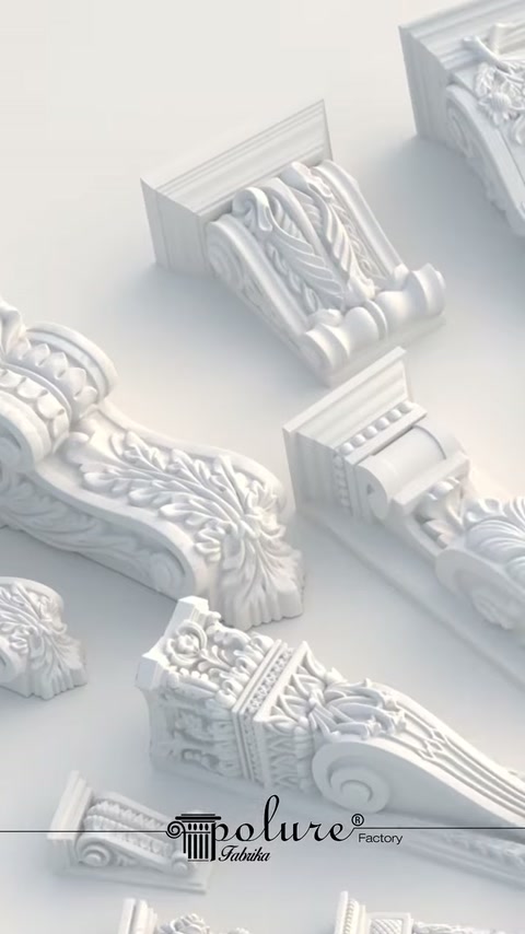 Oluklu kısa payanda ile bitkisel bezemeli modeller yan yana görülüyor