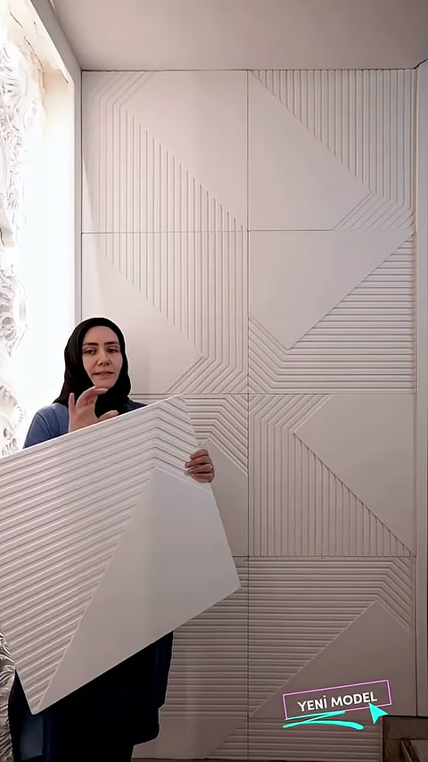 Kabartmalı panel döndürülerek çizgili ve düz yüzey bölümleri gösteriliyor.