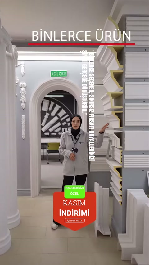 Kemerli geçiş modeli ile beyaz çıta profilleri showroomda birlikte sunuluyor