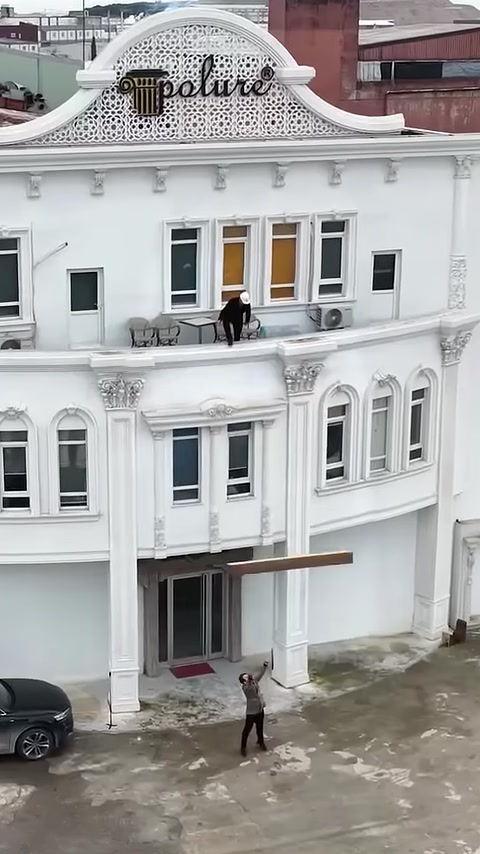 Poliüretan Kiriş ve Konsol Payanda Modelleriyle Rustik Giriş Tasarımı