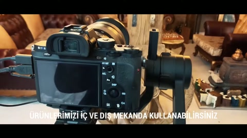 Kamera düzeneği rustik ürün grubunun ayrıntılı tanıtımını kaydediyor.