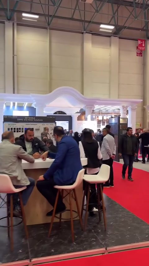 Polure Fuar Stant Tasarımı ve Dairesel Sütun Başlıkları