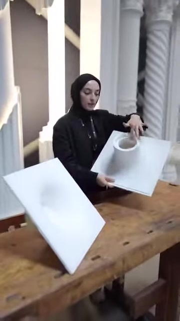 Dış bükey armatürün yükseltilmiş formu ve dairesel yuvası inceleniyor