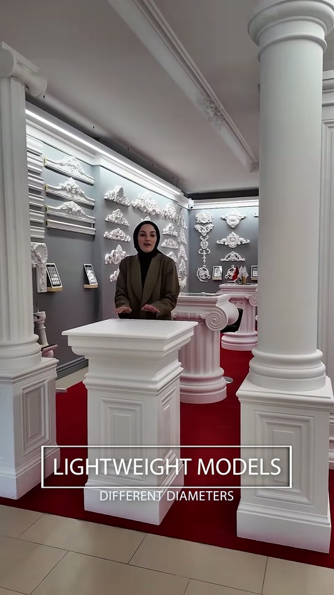 Farklı çaplarda iki sütun modeli yan yana karşılaştırılıyor