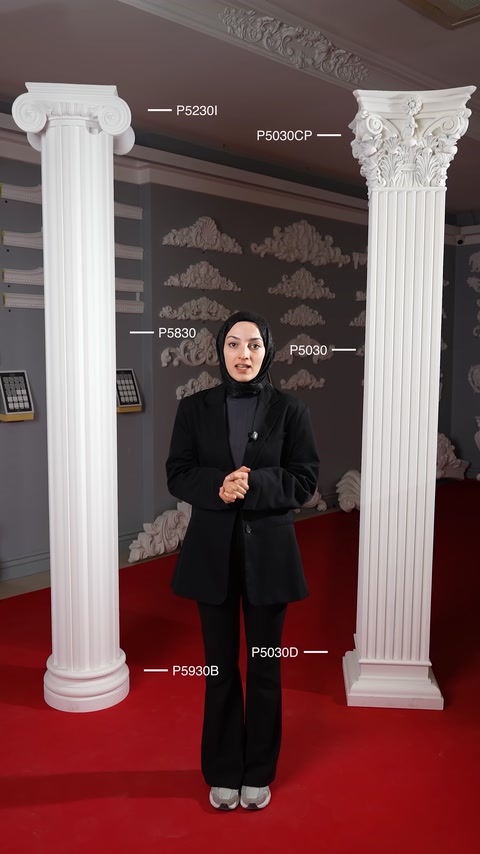 Yivli sütun gövdeleri ve bezemeli başlık detayları birlikte sergileniyor.