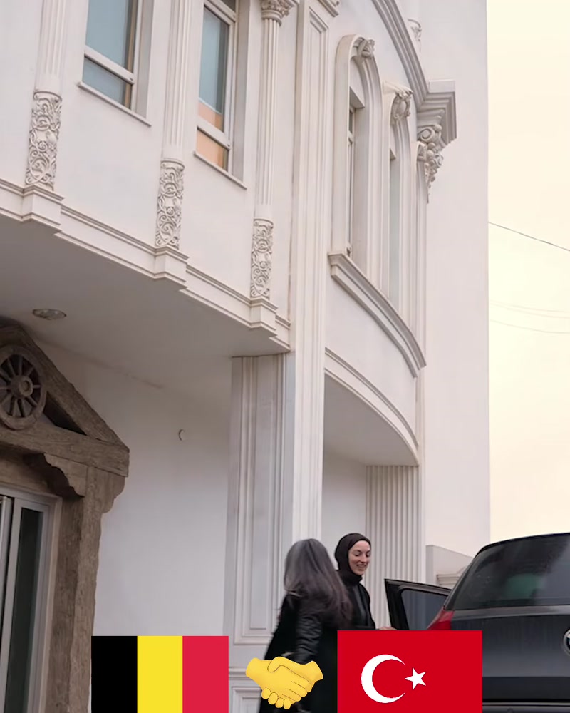 Poliüretan söve ve rölyeflerle bezeli dış cephe uygulaması