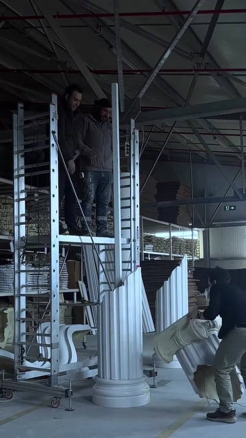 Poliüretan LED Aydınlatmalı İyon Başlıklı Kırık Sütun Uygulaması
